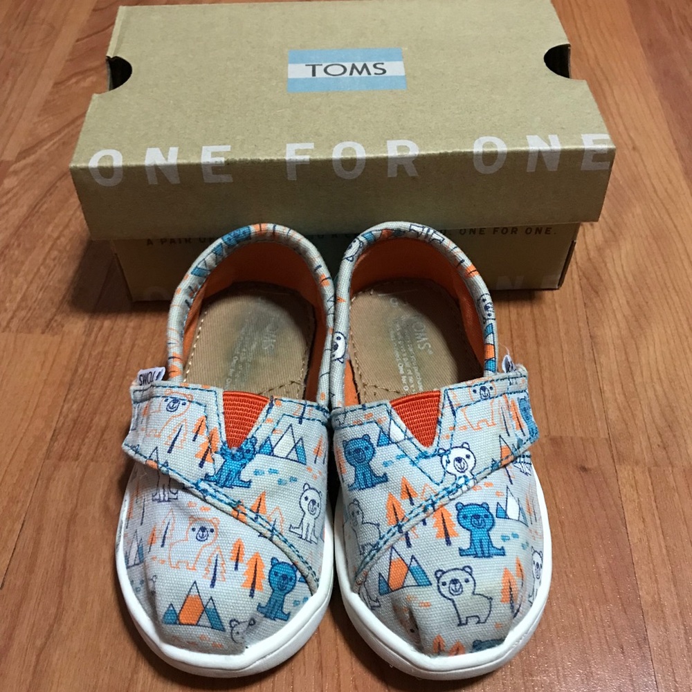 ❌SOLD❌Toms Classic Grey Bears Slip-on for walker